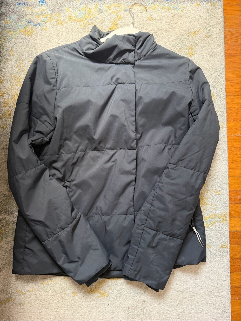 Vuori Women's Quilted Puffer Jacket - Black